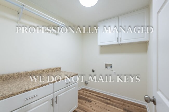 Building Photo - 621 Daffodil Way