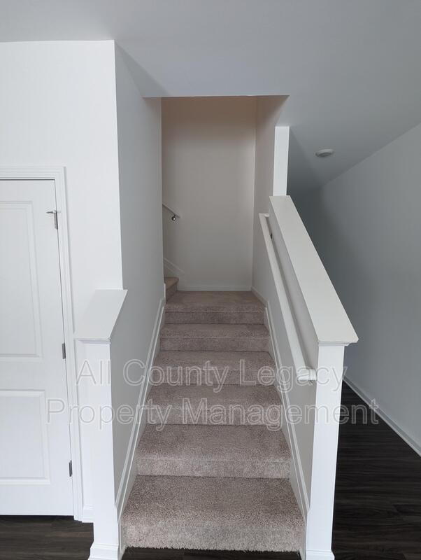 Building Photo - 1100 Lossie Ln