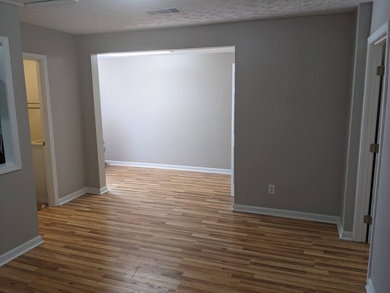 Building Photo - 6339B Gaines Ferry Rd