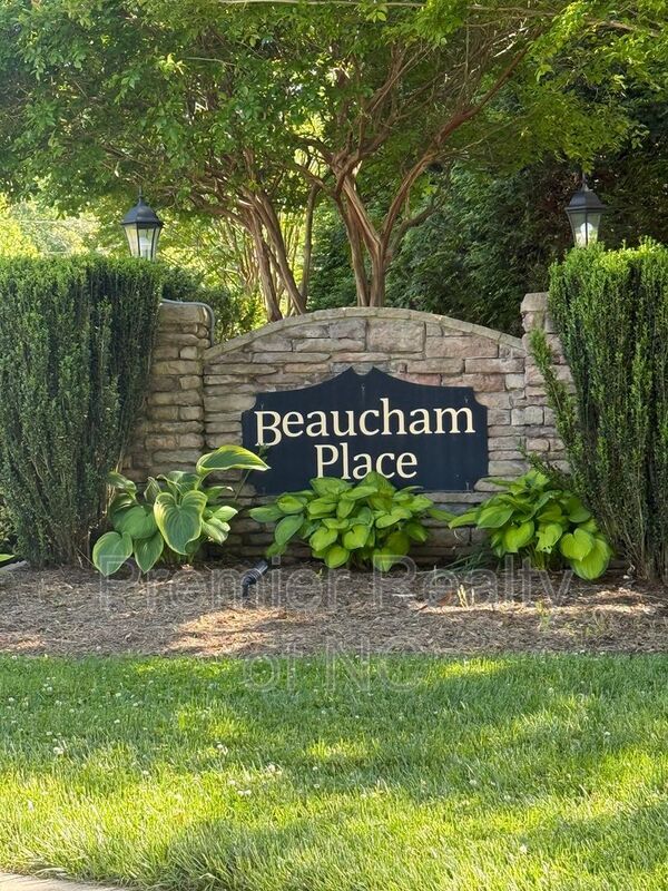 Building Photo - 1476 Neville Gardens Ln