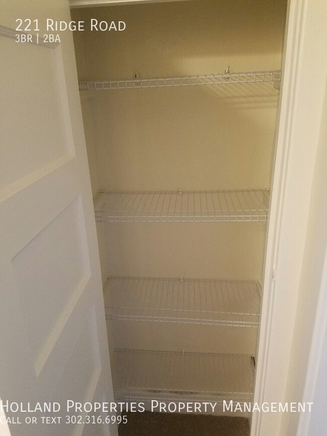 Building Photo - 221 Ridge Rd