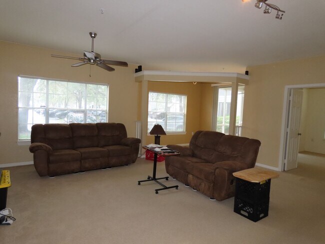 Building Photo - Orlando Park Central Gated Resort Style Co...