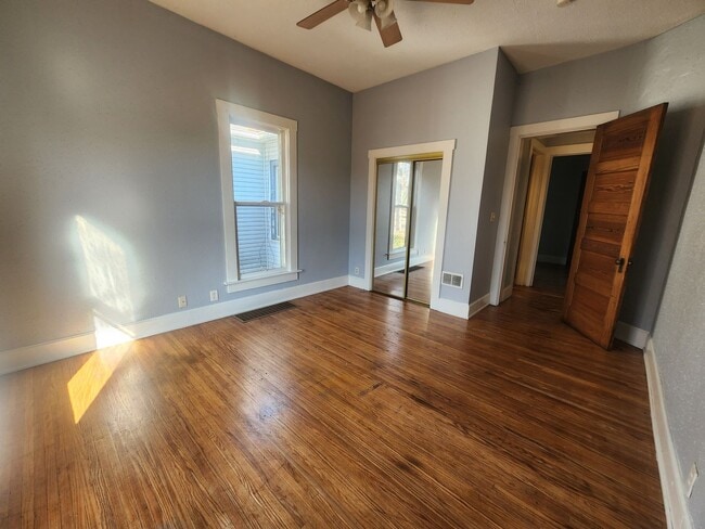 Building Photo - Charming 2 bedroom, 1 bathroom home