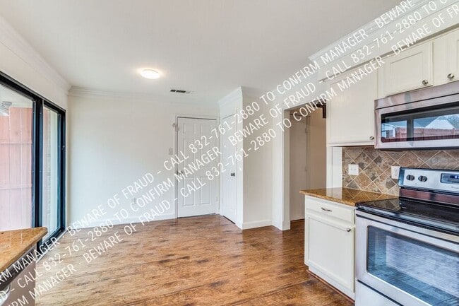 Building Photo - 3924 Coronado Dr