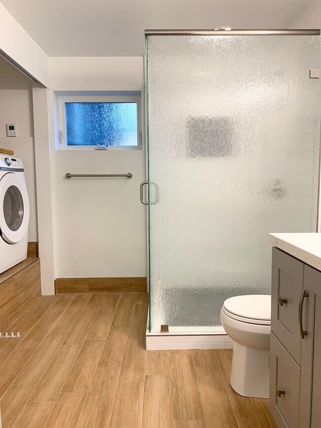 Building Photo - Completely Renovated Apartment with Canyon Views