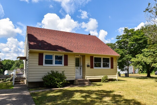 Primary Photo - 418 Lake Ave