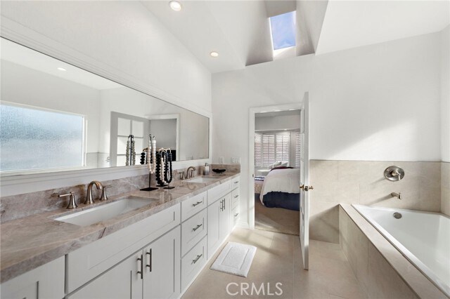 Building Photo - 322 Jasmine Ave