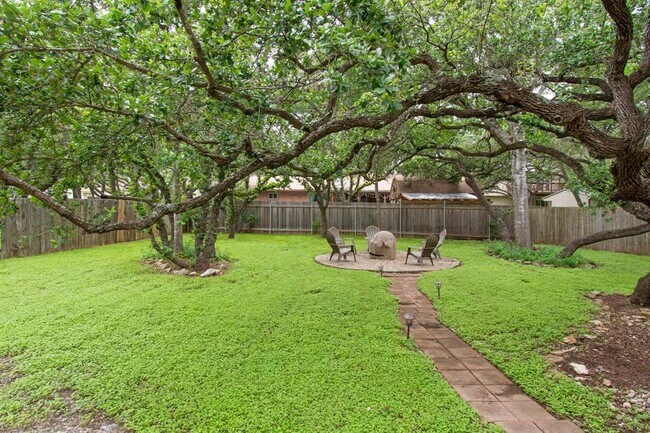 Building Photo - 11123 Henge Dr