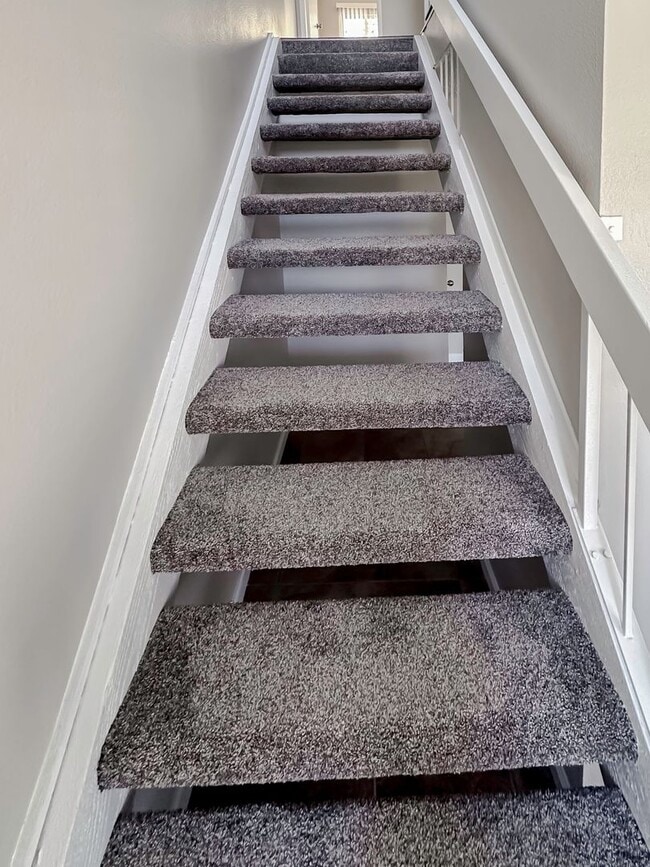 Building Photo - JUST REMODELED! Great Floor Plan! 2 Bedroom 2 Bathroom Townhome FOR RENT!