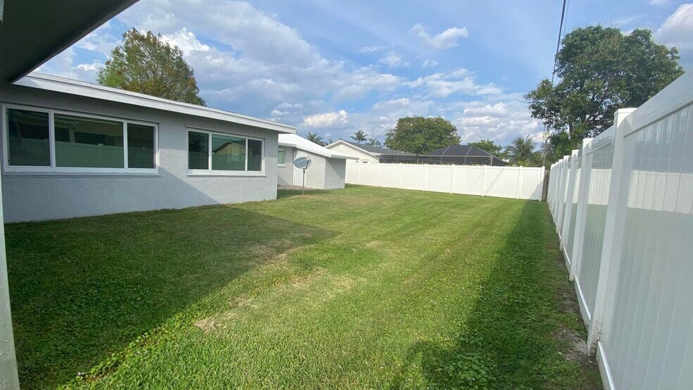 Building Photo - 3100 Indian Trl