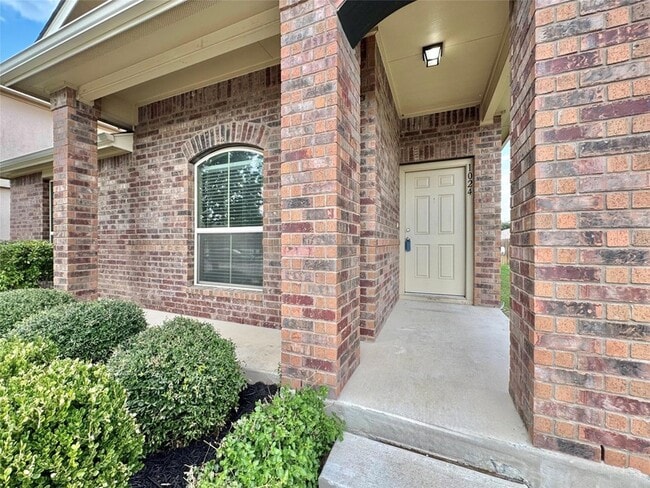 Building Photo - 1024 Britt Ln