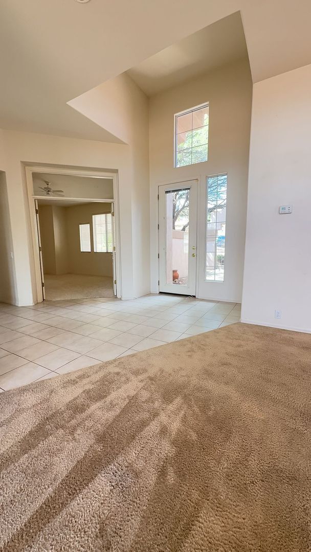 Building Photo - 10110 N Bighorn Butte Dr