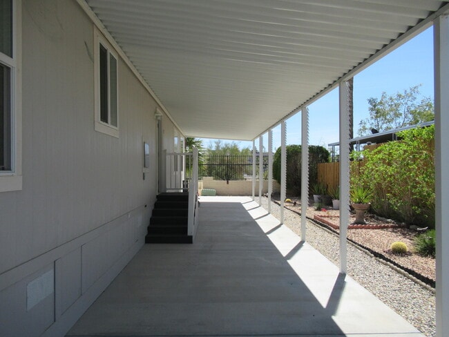 Building Photo - 14777 Palm Dr