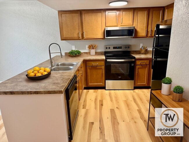 Building Photo - Wesley Dr - 200-210 West