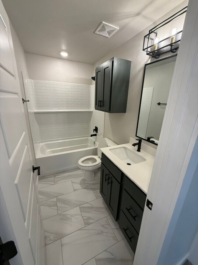 Building Photo - Beautiful  Home in Edmond