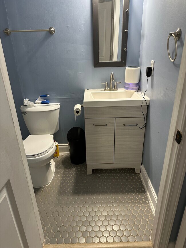 Entryway to bathroom - 120 Chappell Rd SW