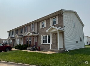 Building Photo - Spacious 3-Bedroom Townhome  – East Bloomi...