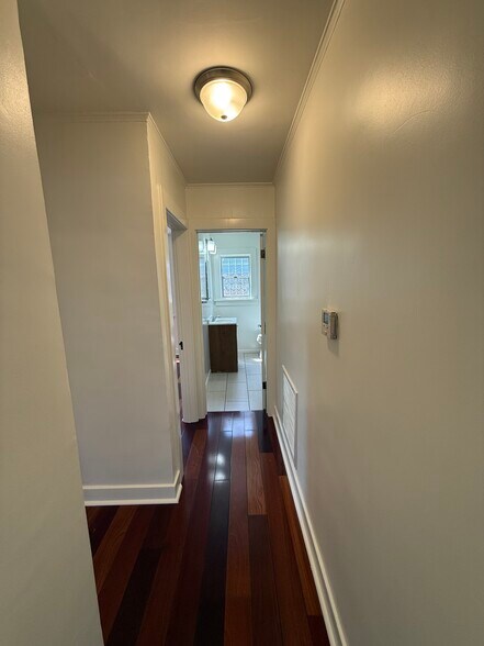 Hall - 413 Robinson St