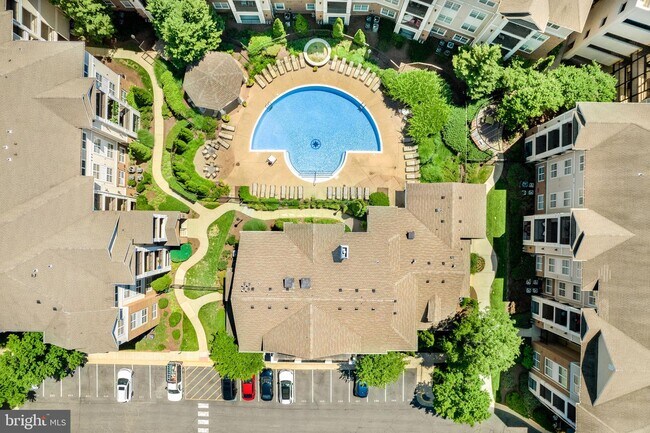 Building Photo - 12921 Centre Park Cir