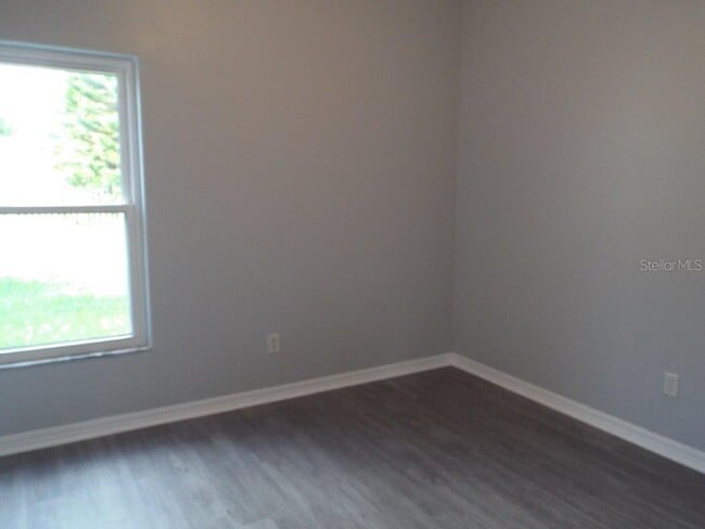 Building Photo - 3251 Countryside View Dr