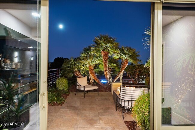 Building Photo - 7167 E Rancho Vista Dr