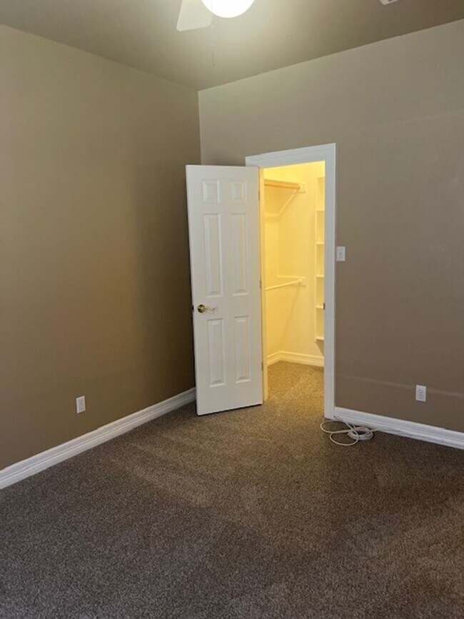 Building Photo - 3 Bedroom 3 Bathroom Berry Creek Home