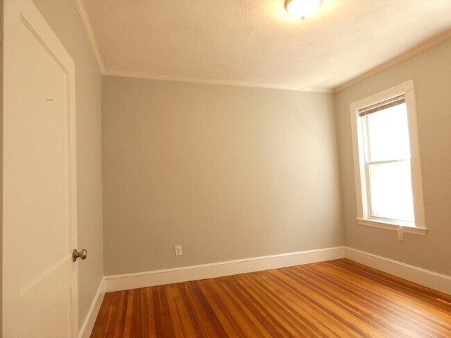 Building Photo - 77 St Andrew Rd