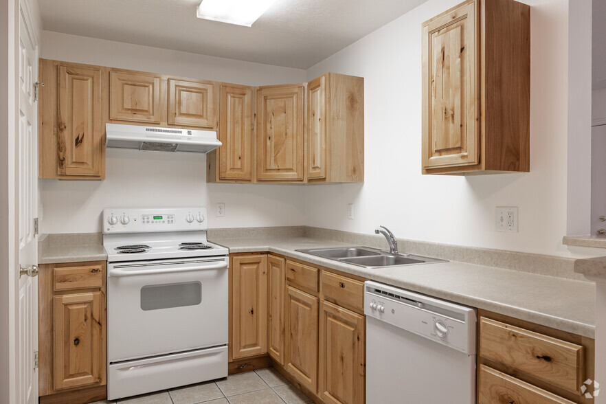 1 Bedroom - Kitchen - Autumn Hills Apartments