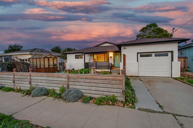 Building Photo - 1418 Marshall St