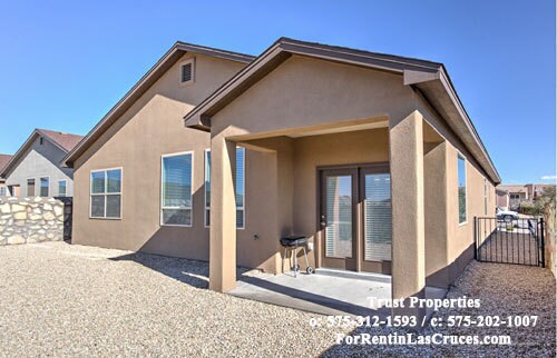 Building Photo - Almost new 4/2 off Del Rey