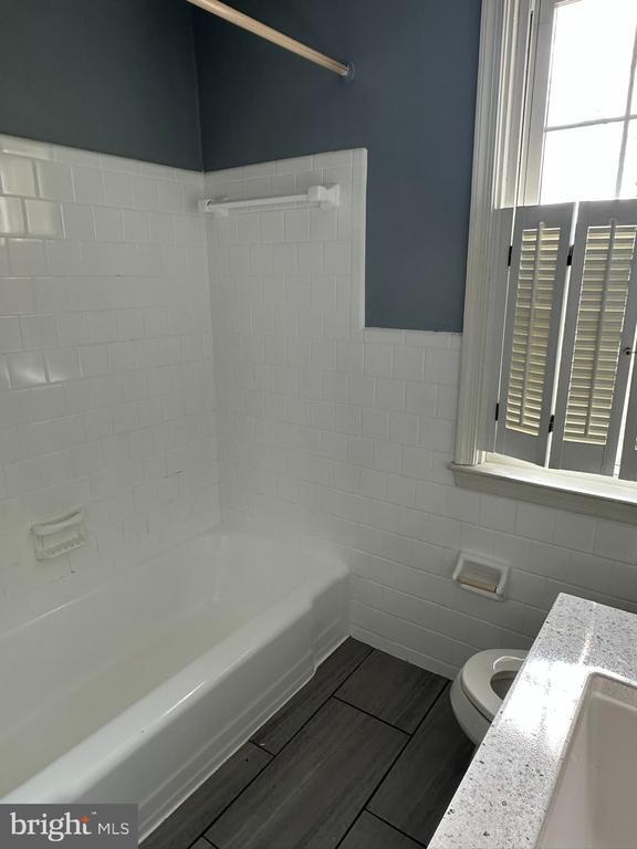 Building Photo - 1530 Cottage Ln