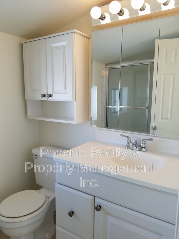 Building Photo - 901 Sir Galahad Dr