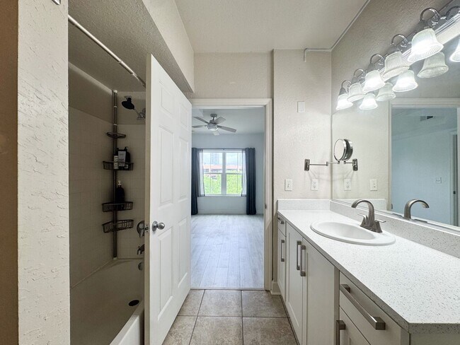 Building Photo - The Grande Downtown - REMODELED 1 Bedroom Available for rent NOW!