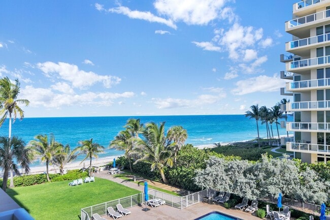 Building Photo - 1069 Hillsboro Mile