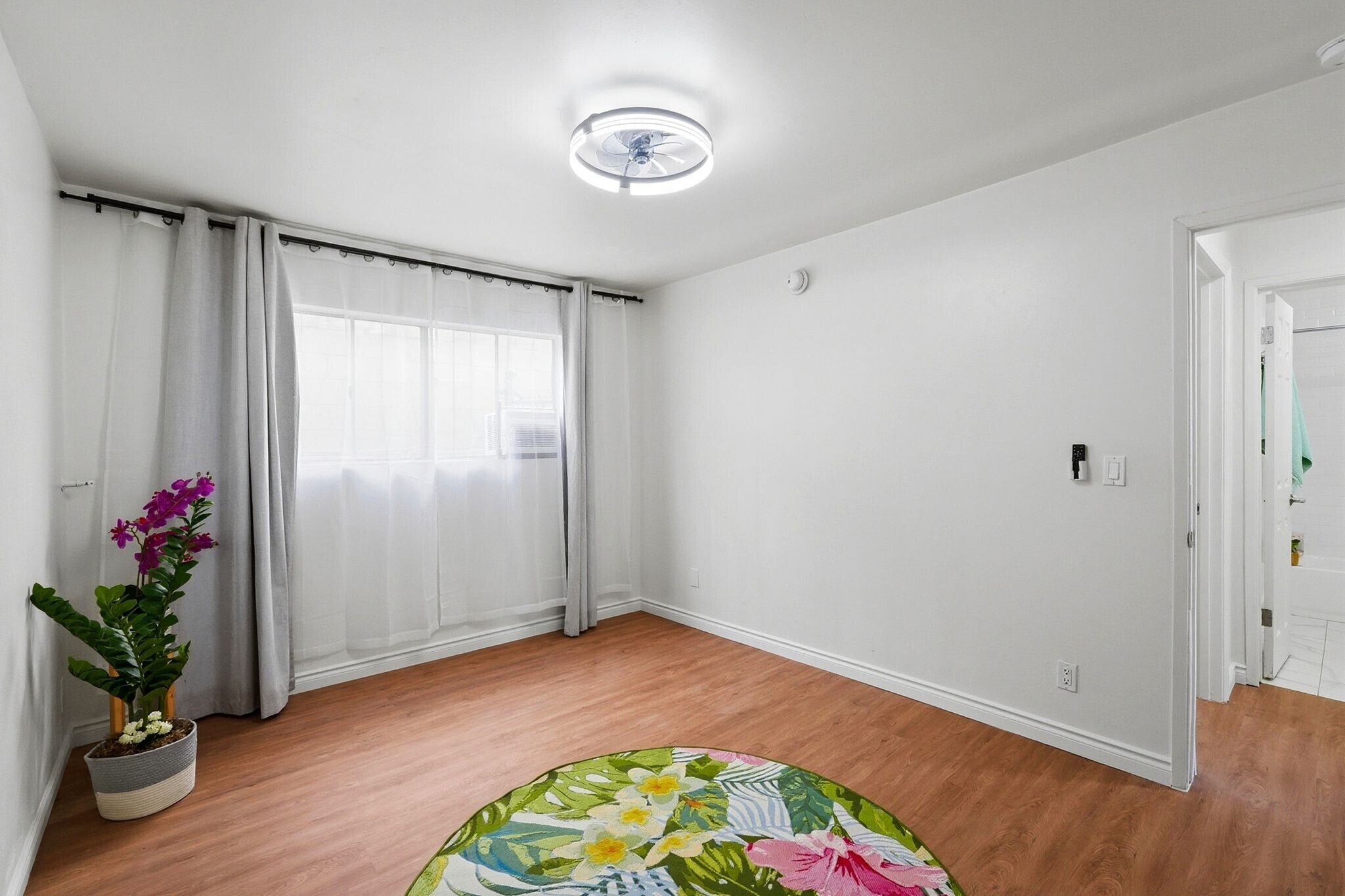 Building Photo - 13050 Dronfield Ave