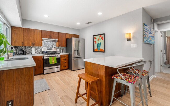Building Photo - Fully Furnished South Austin Gem with Pool & Outdoors Entertainment