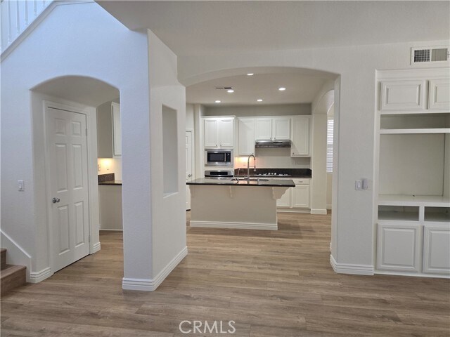 Building Photo - 31532 Royal Oaks Dr