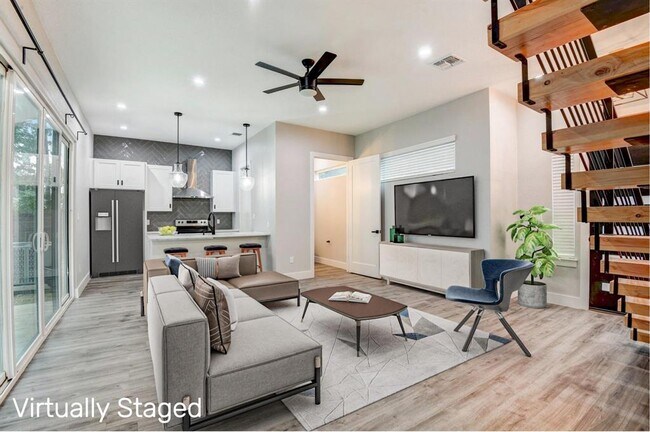 Building Photo - 2507 Rogge Ln