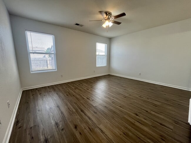 Building Photo - 202 Sagebrook Dr