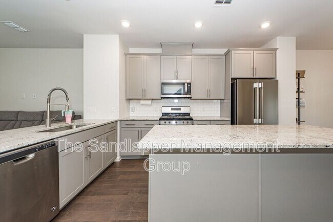 Building Photo - 139 Rowans Creek Dr