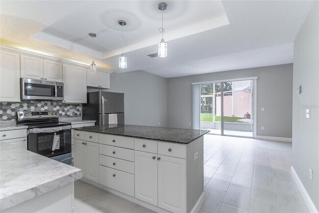 Building Photo - 2045 Grand Oak Dr