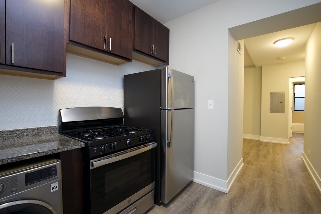 Building Photo - 1133 Maple Ave