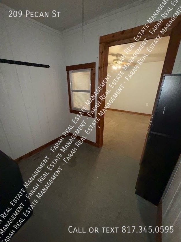 Building Photo - 209 Pecan St