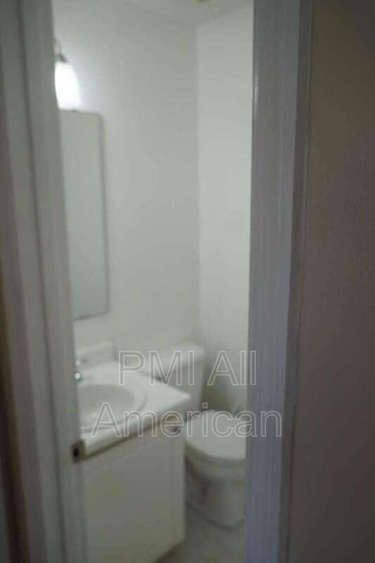 Building Photo - 1142 Blankshire Rd