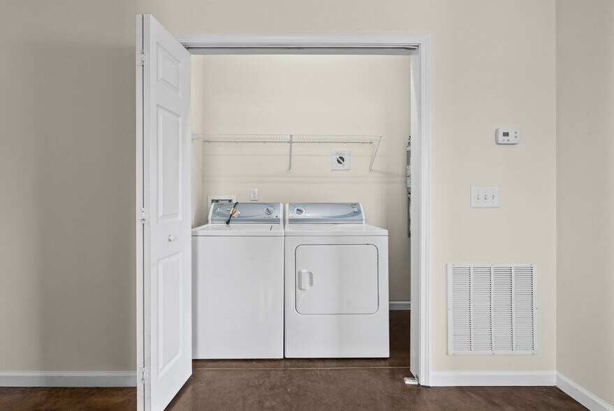 Building Photo - 109 Holland Dr