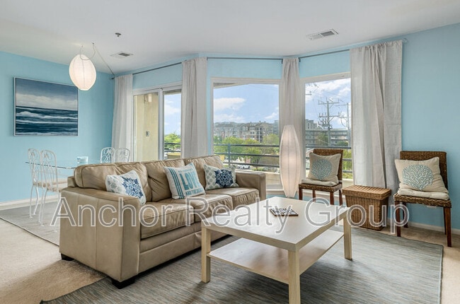 Primary Photo - 304 28th St