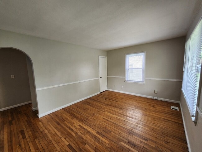 Building Photo - Charming 3 Bedroom Home in Indianapolis with Spacious Layout and Convenient Location!