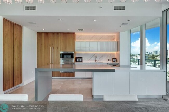 Building Photo - 701 N Fort Lauderdale Beach Blvd