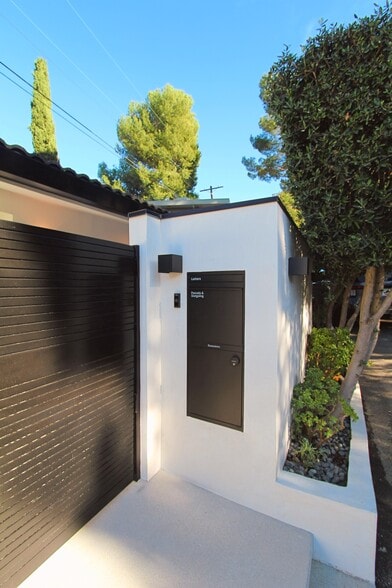 Building Photo - 7353 Pyramid Pl