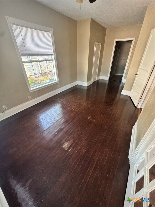 Building Photo - 209 Lackey St